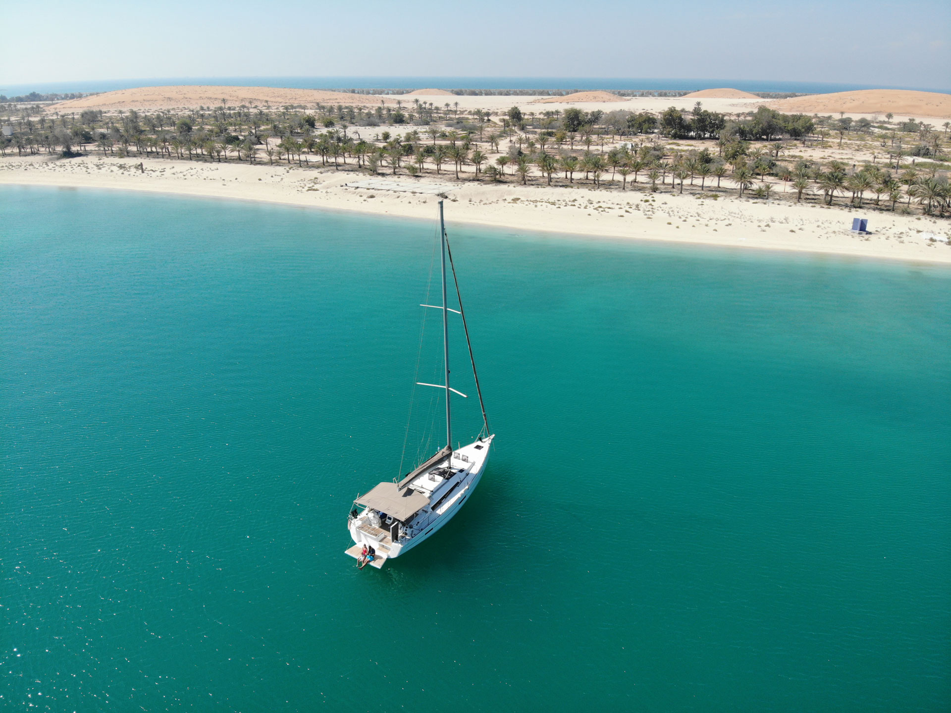 Cruising-yacht-dufour-460-photo-boat-7