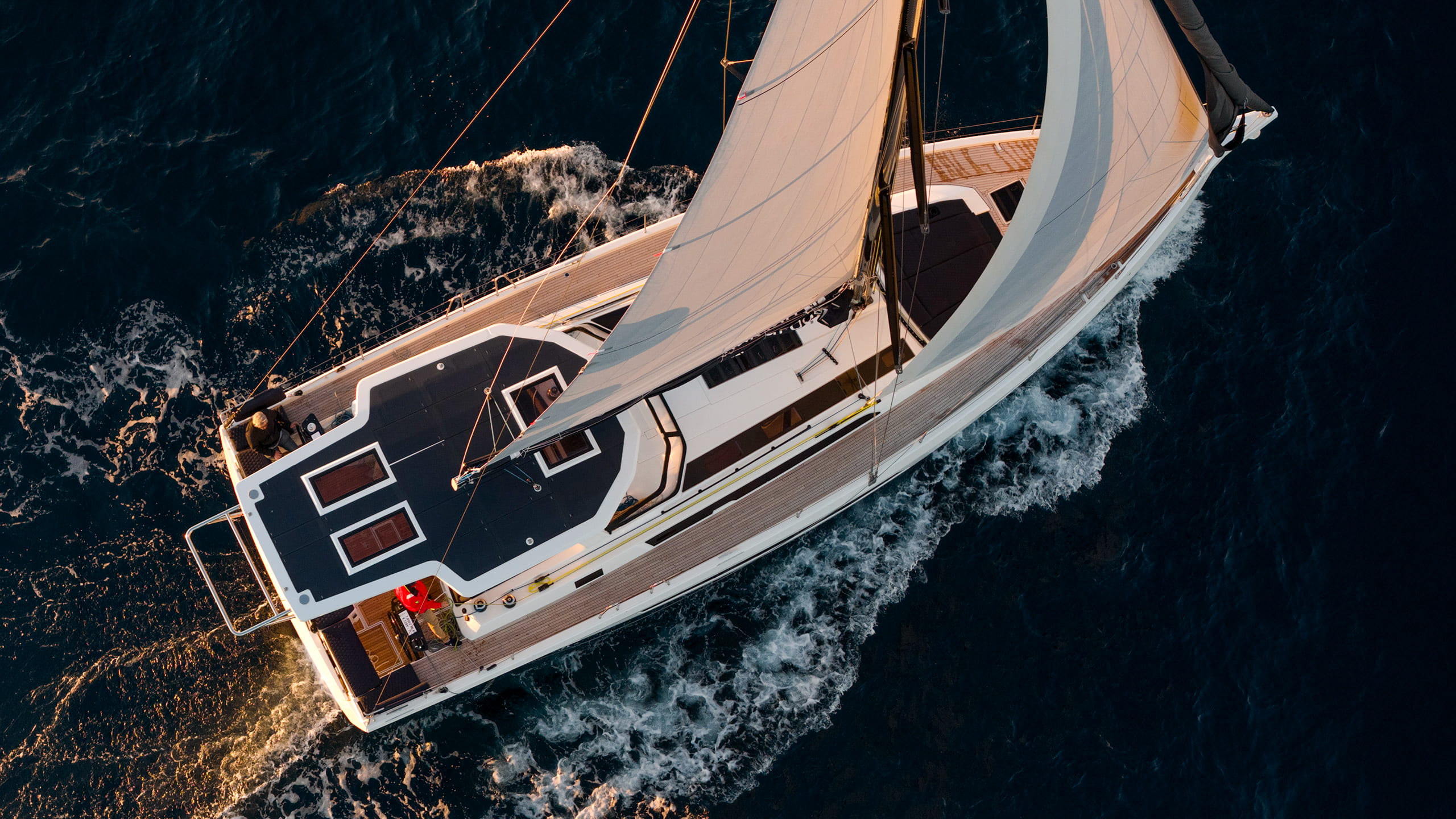 Dufour-54-Sailboat-Exterior-05