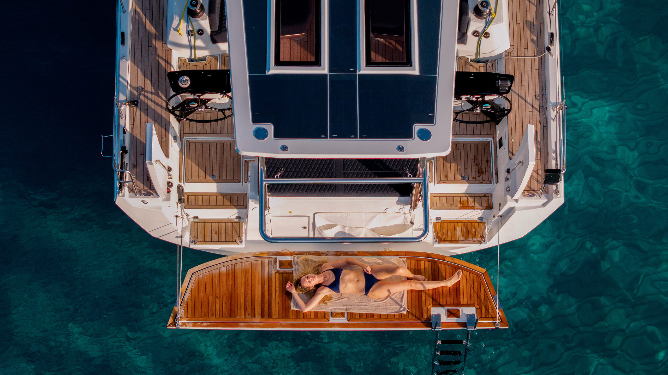 Dufour-54-Sailboat-Exterior-10
