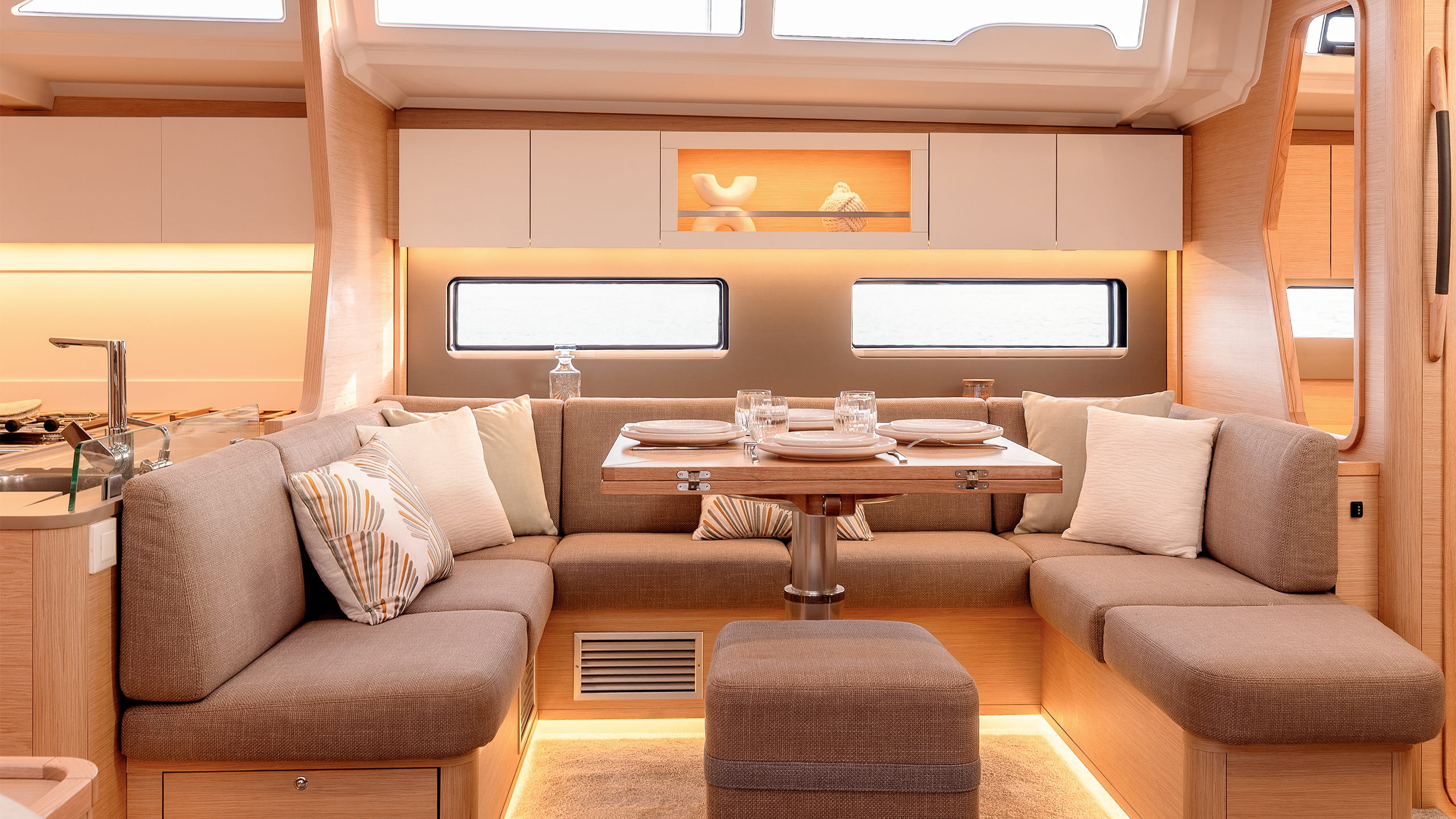 Dufour-54-Sailboat-Interior-03
