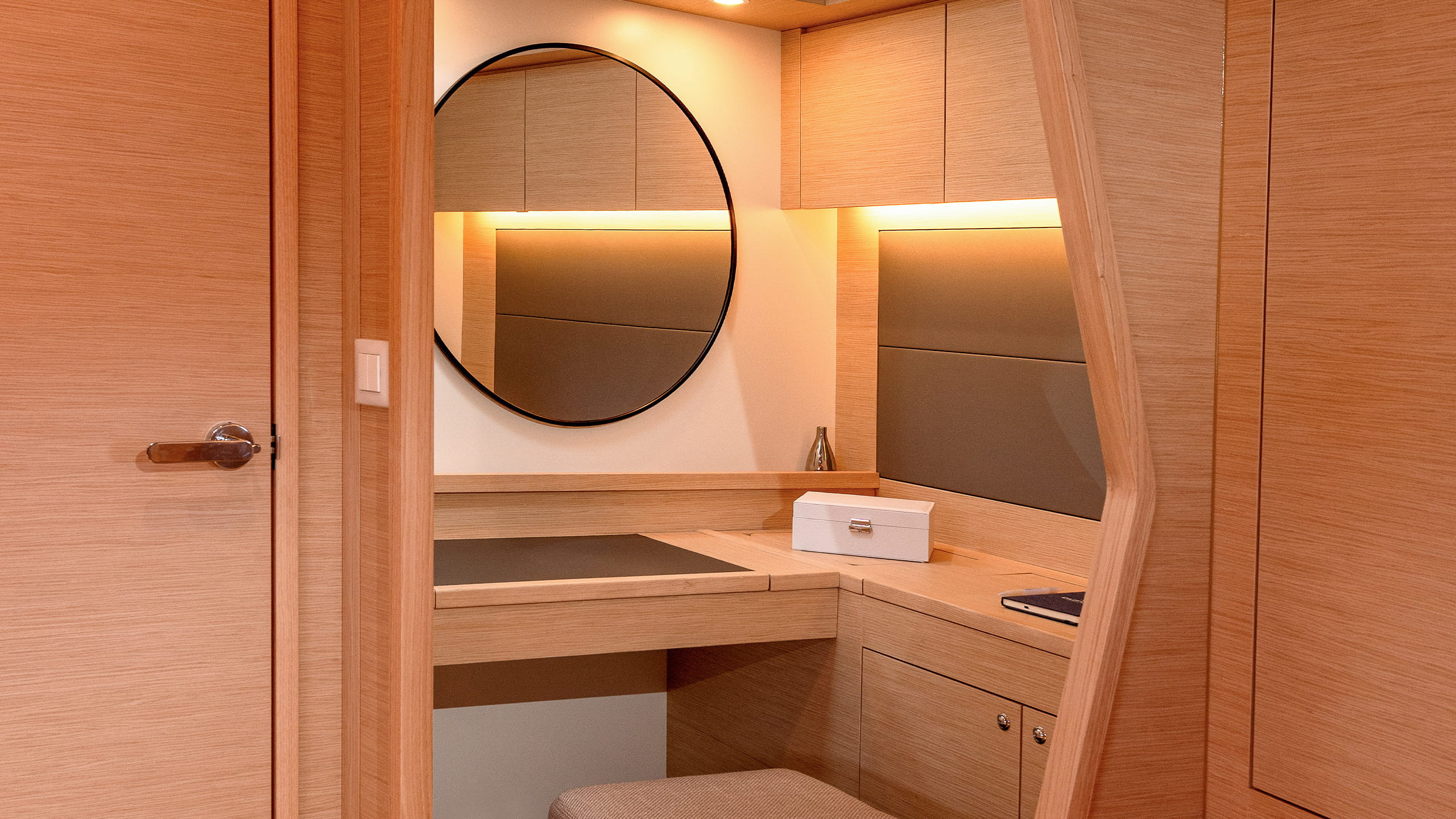 Dufour-54-Sailboat-Interior-10