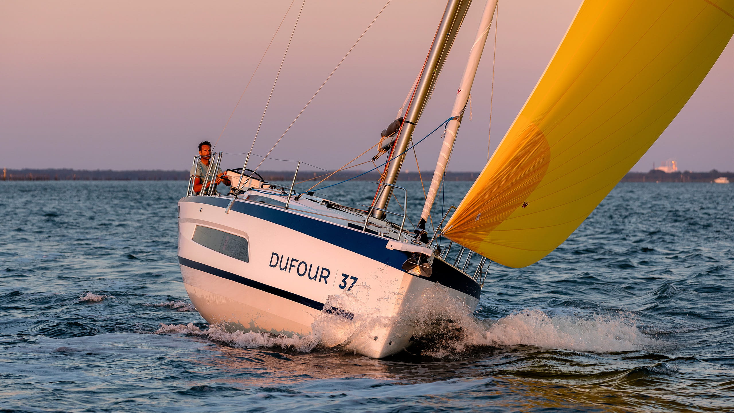 Dufour-37-Sailboat-Exterior-02