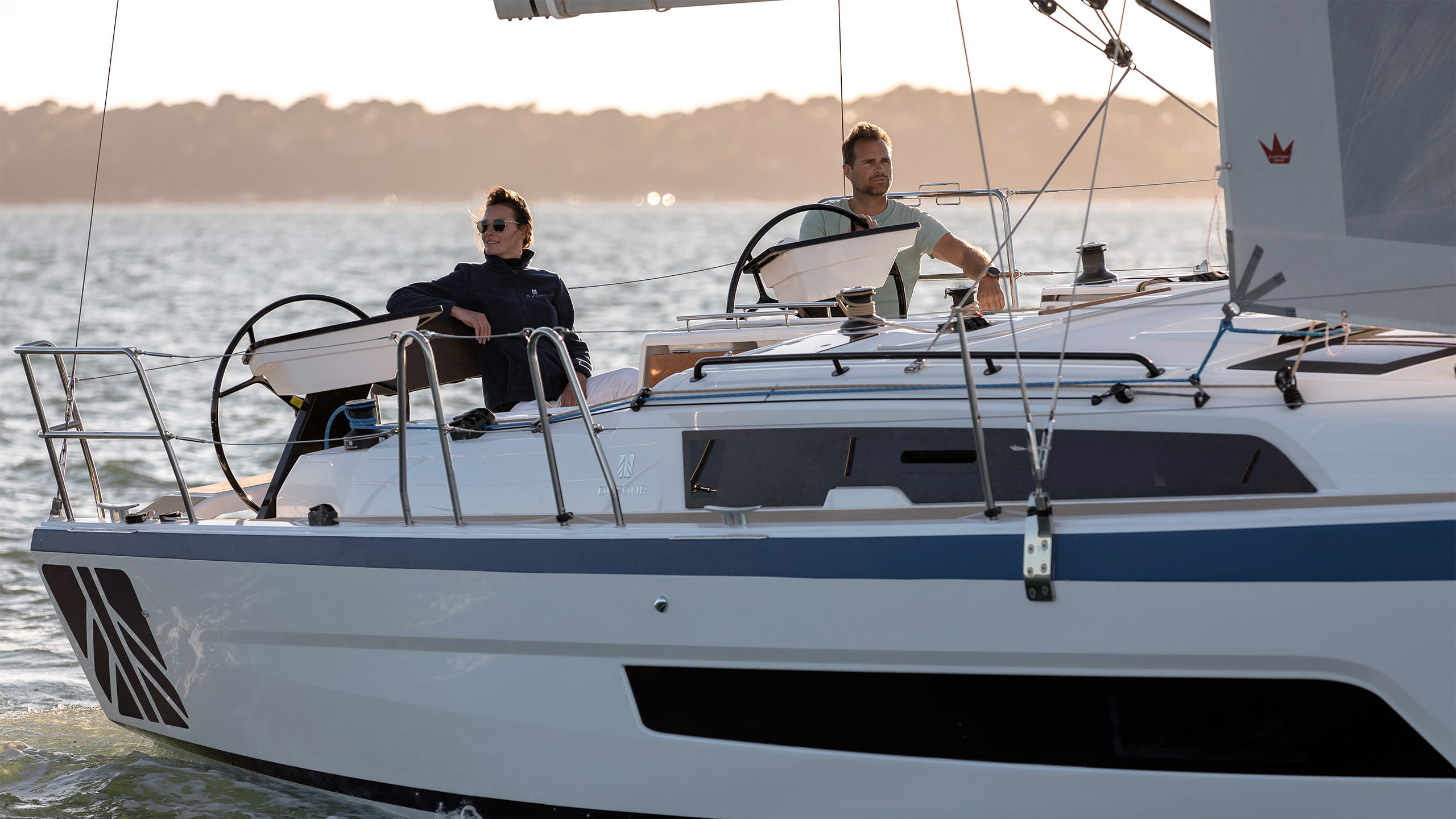 Dufour-37-Sailboat-Exterior-05