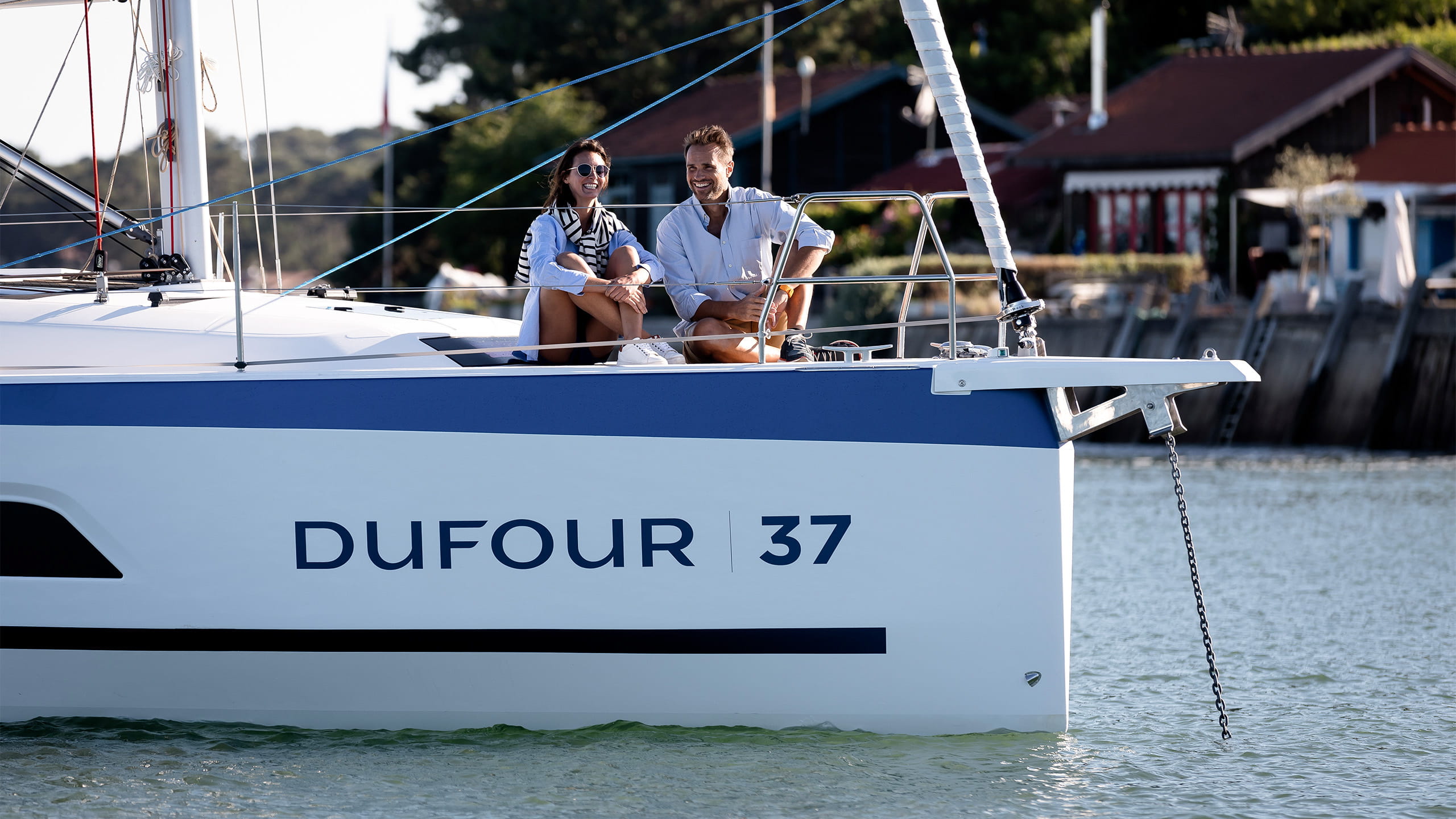 Dufour-37-Sailboat-Exterior-08