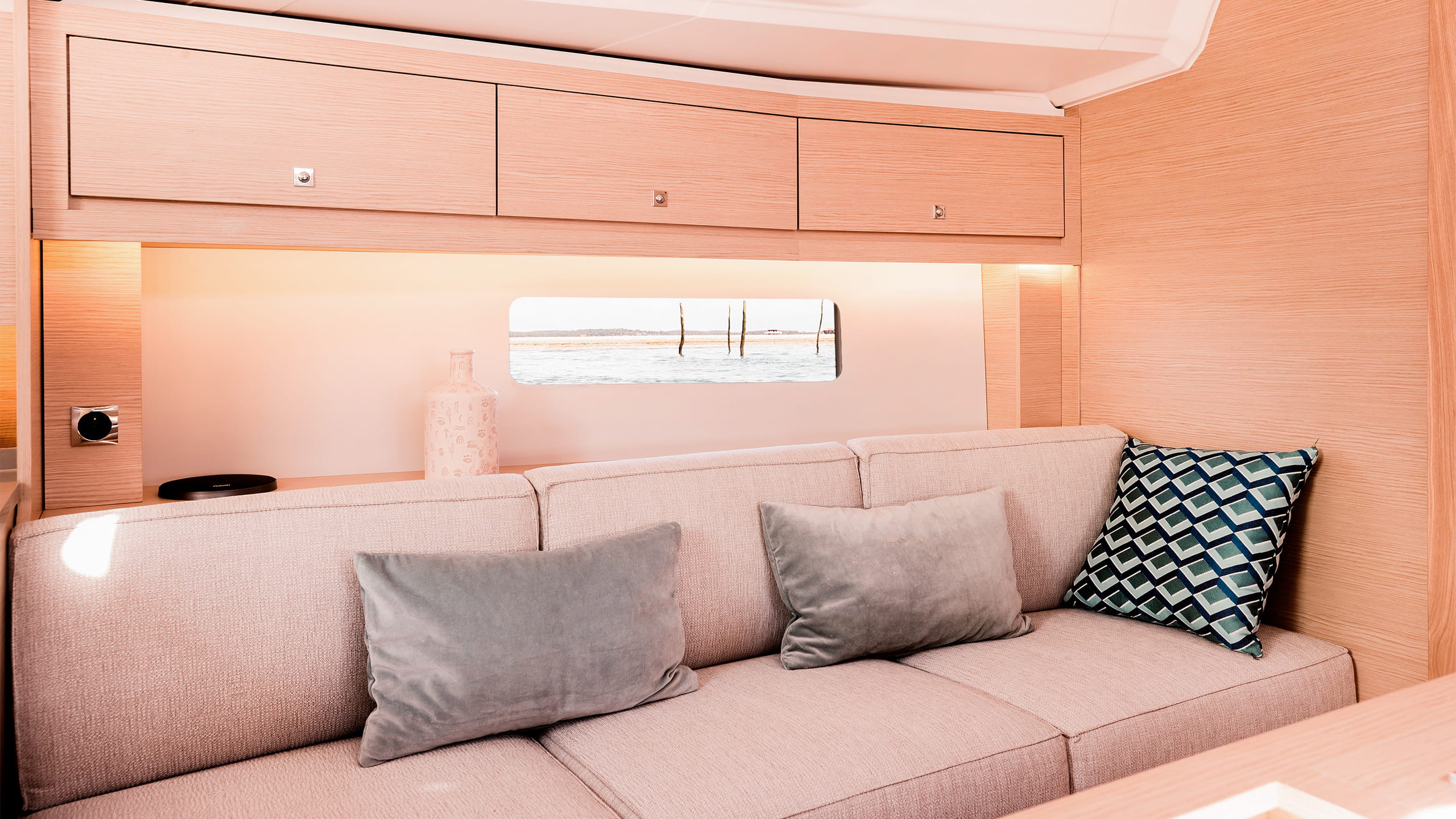 Dufour-37-Sailboat-Interior-03