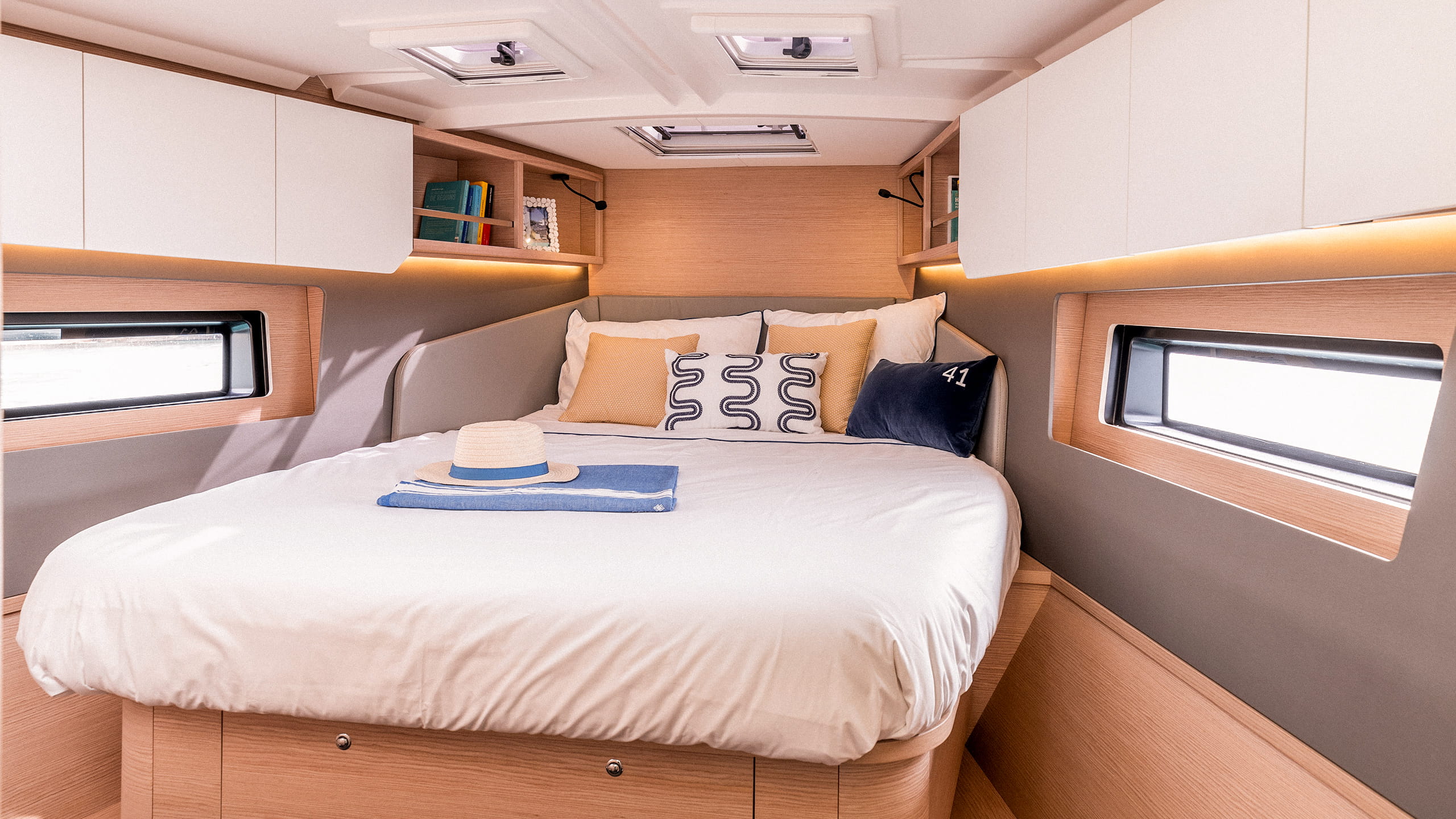 Dufour-41-Sailboat-Interior-06