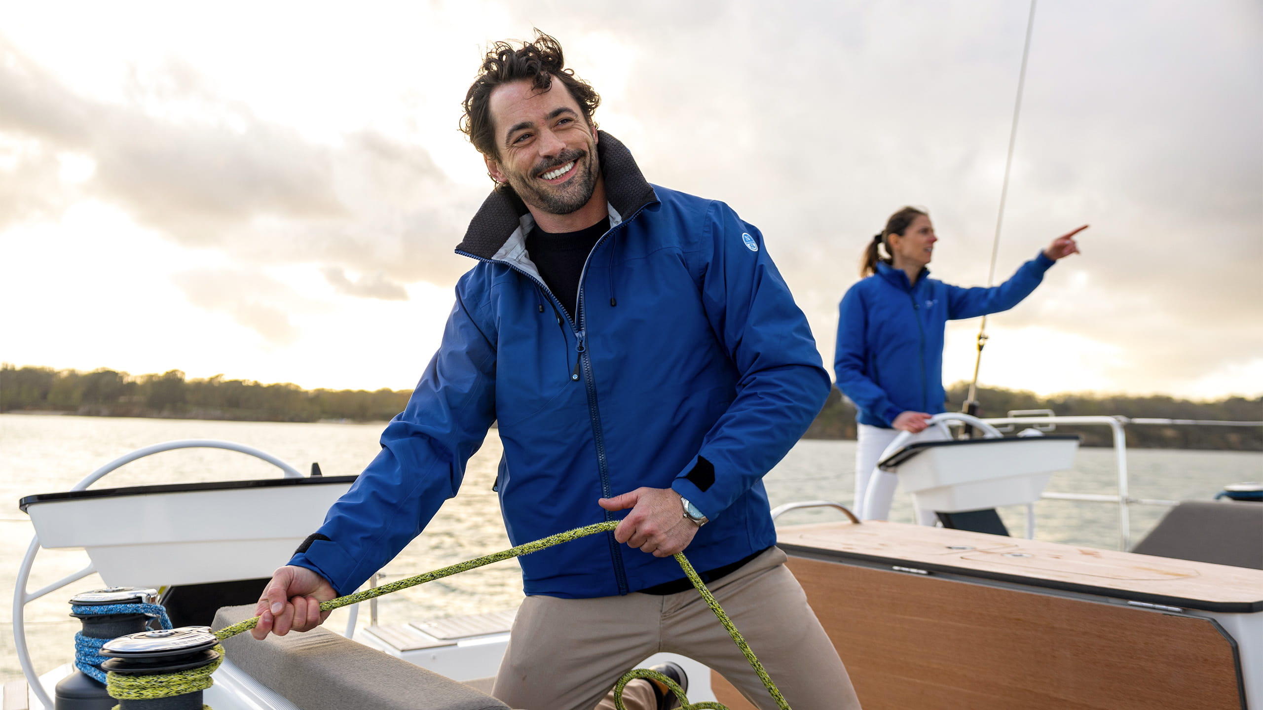 Dufour-44-Sailboat-Exterior-04