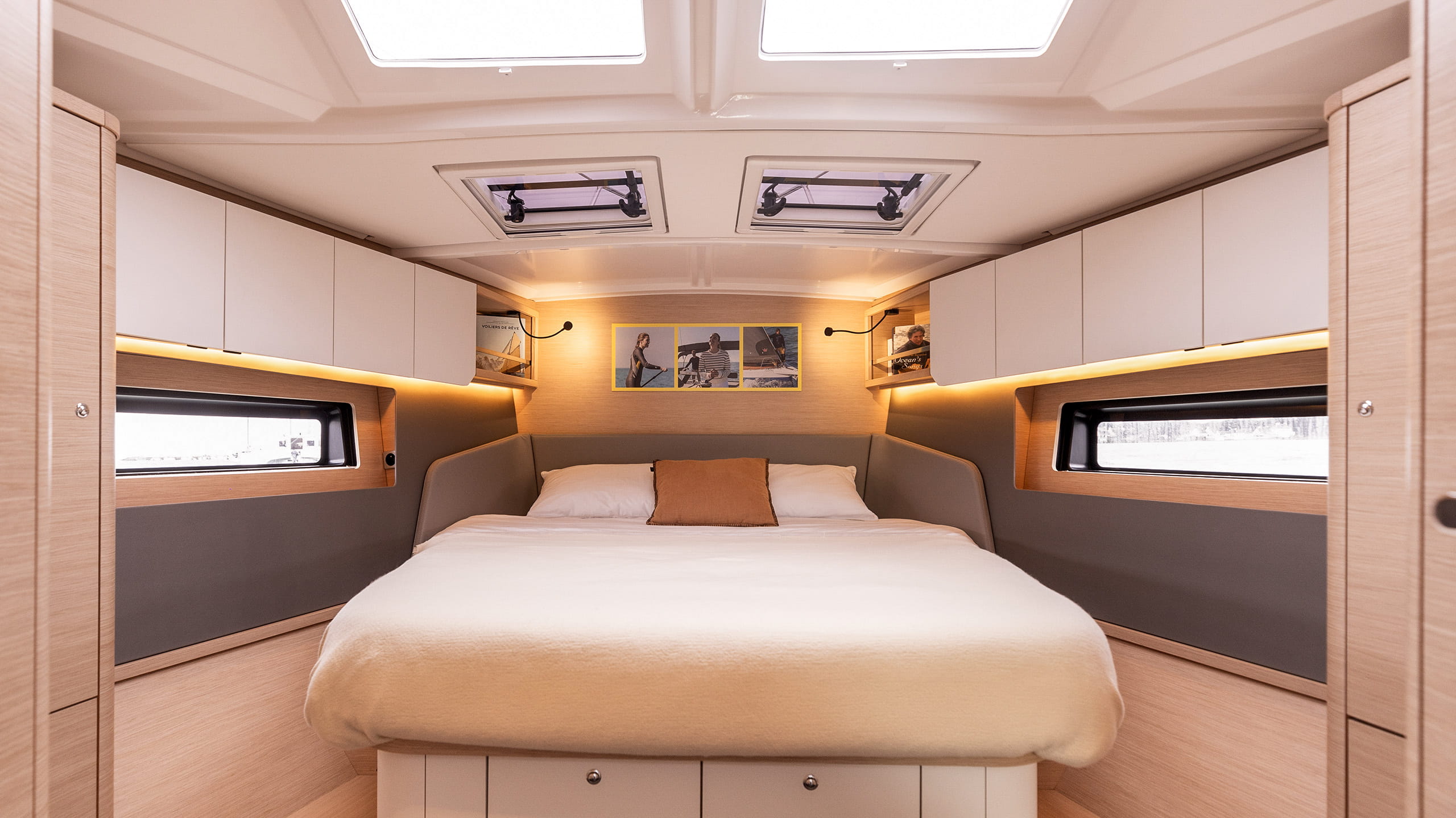 Dufour-44-Sailboat-Interior-08