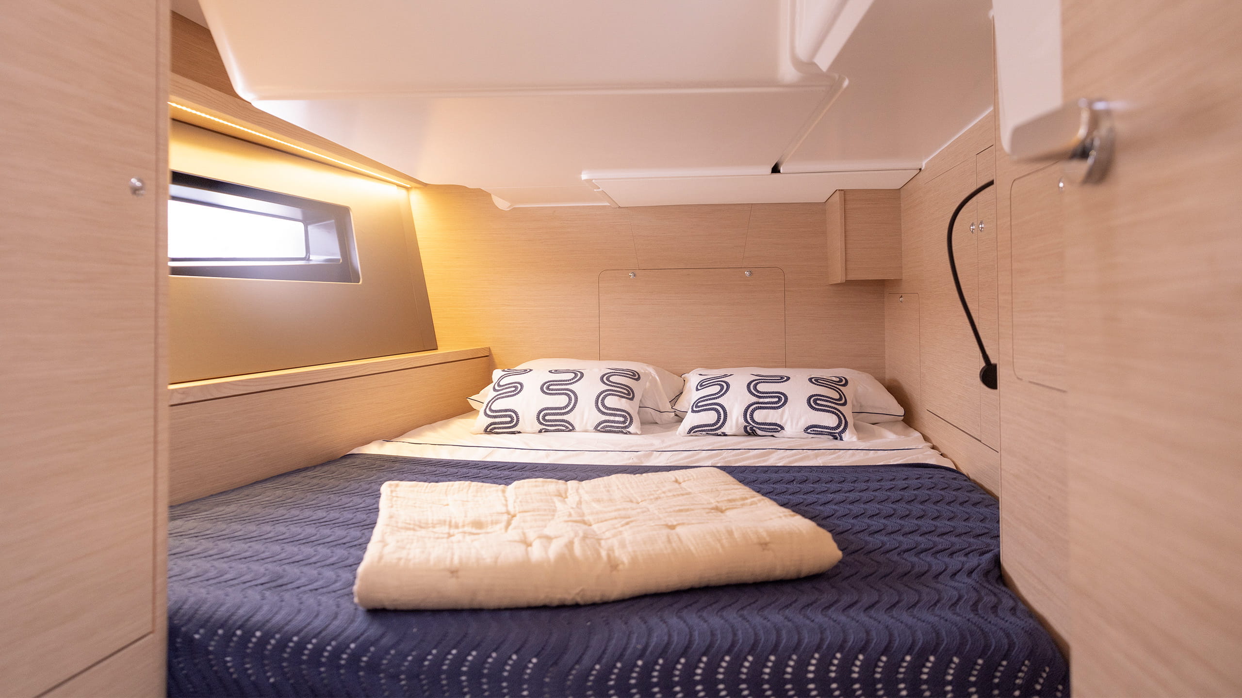 Dufour-44-Sailboat-Interior-10