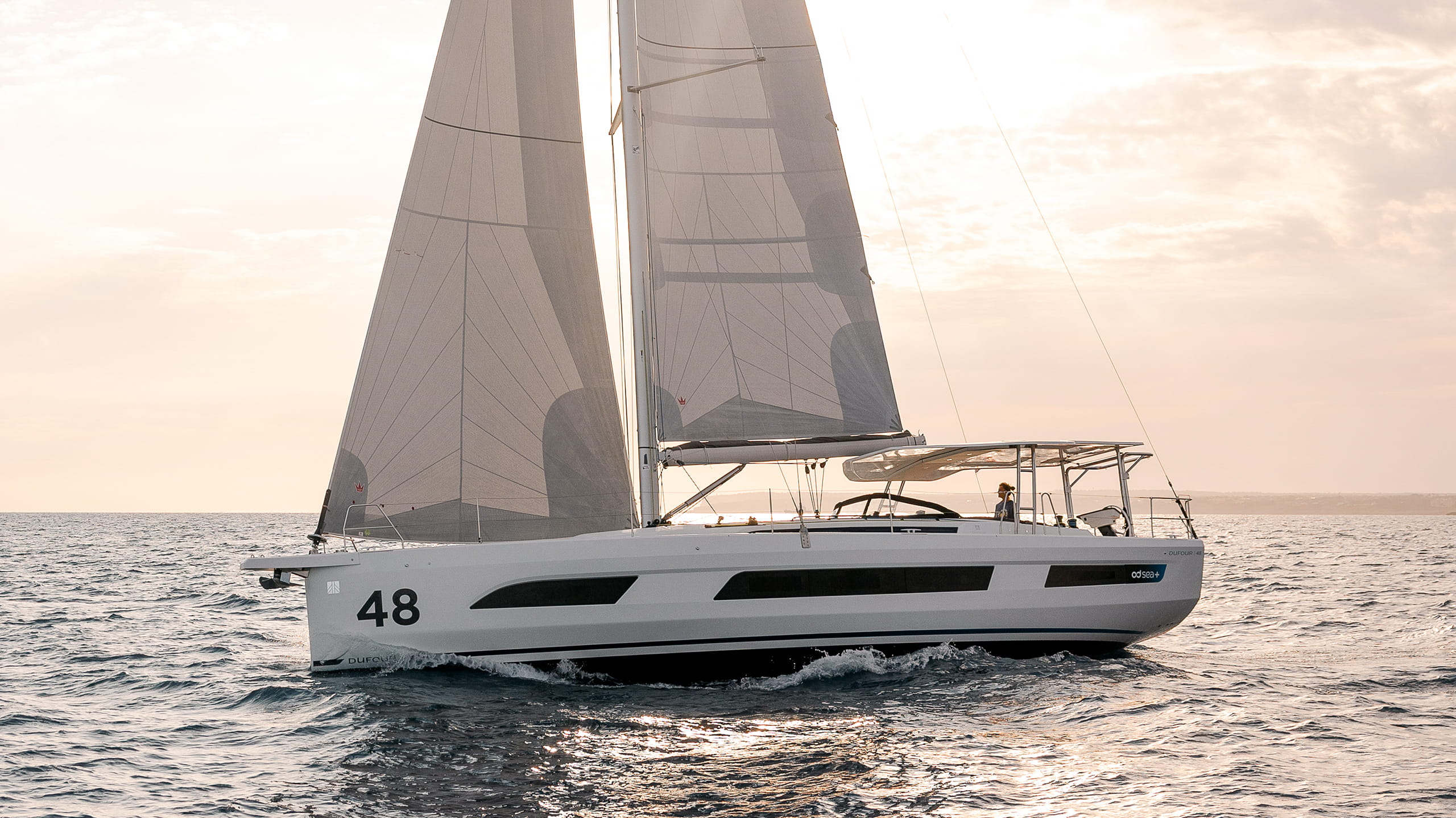 Dufour-48-Sailboat-Exterior-04