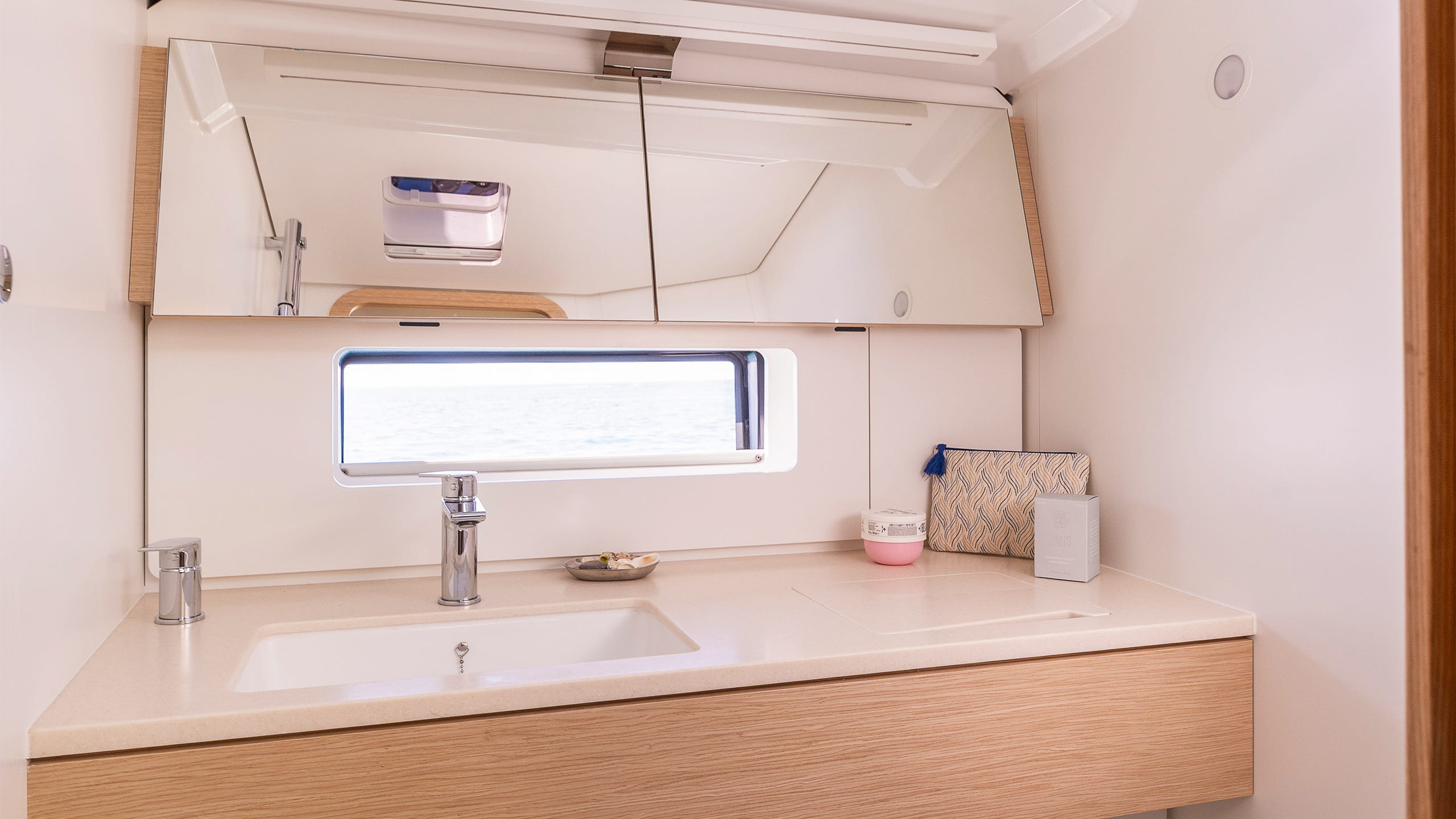 Dufour-48-Sailboat-Interior-13