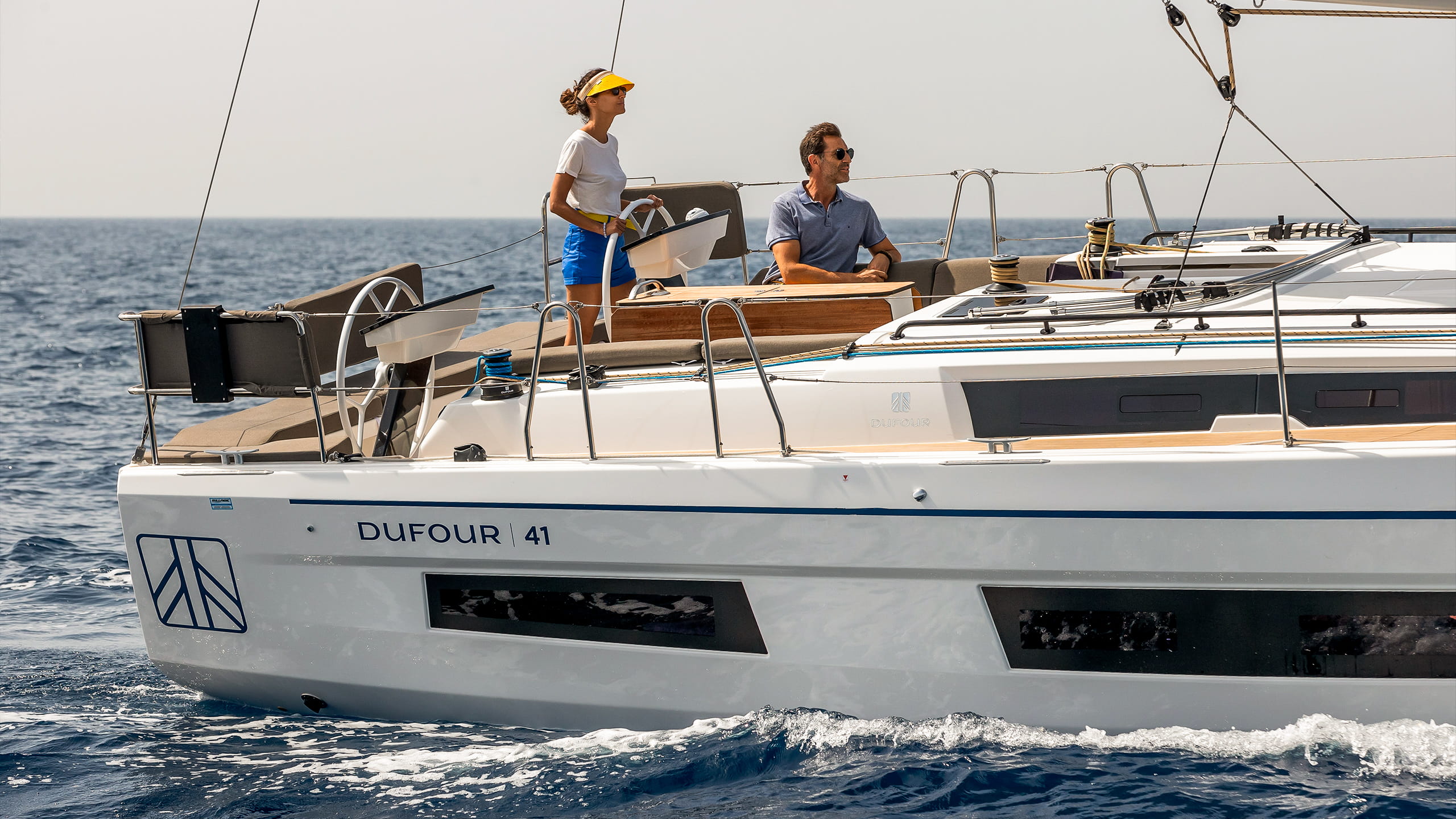Dufour-41-Sailboat-Exterior-07