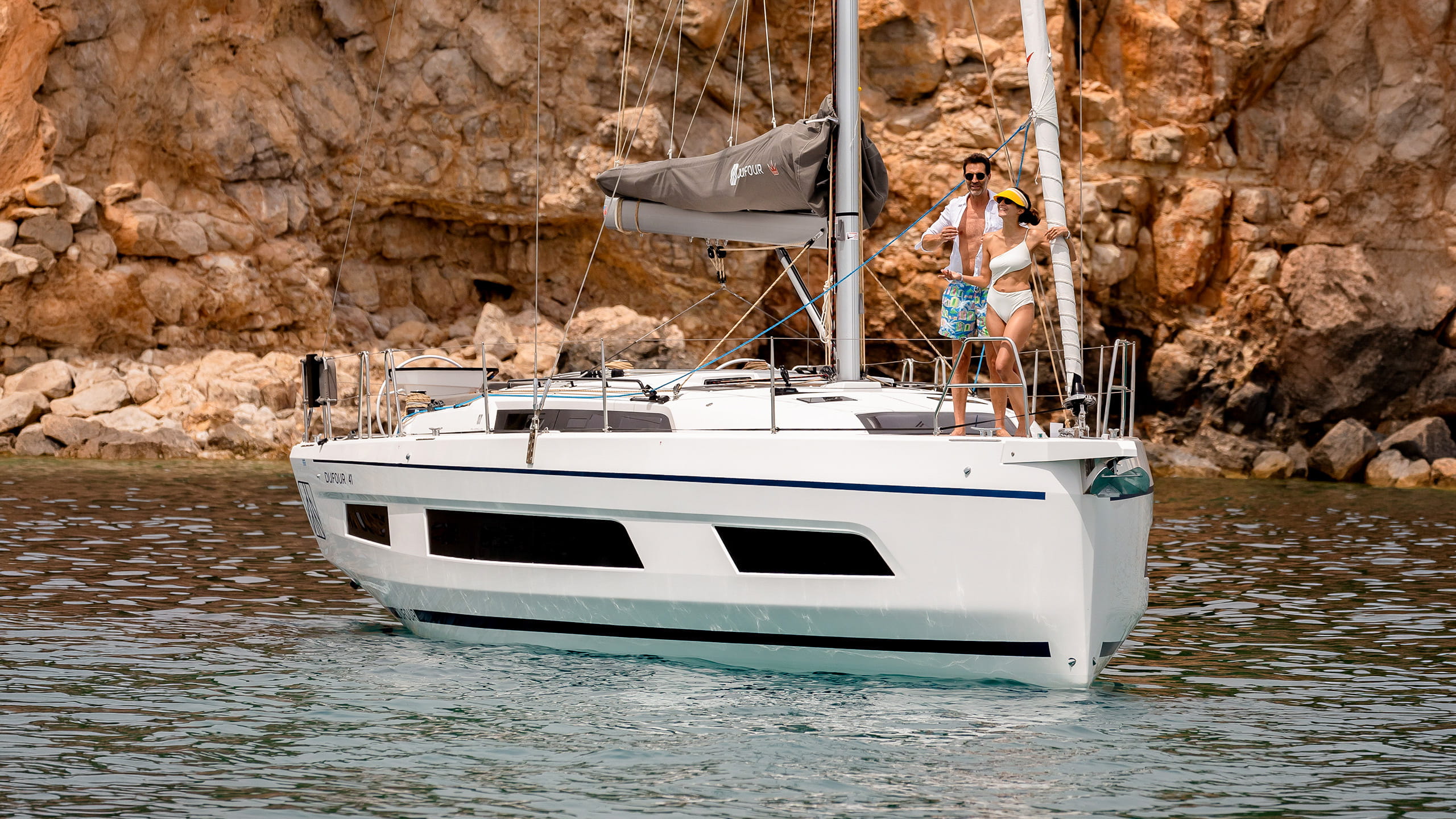 Dufour-41-Sailboat-Exterior-08