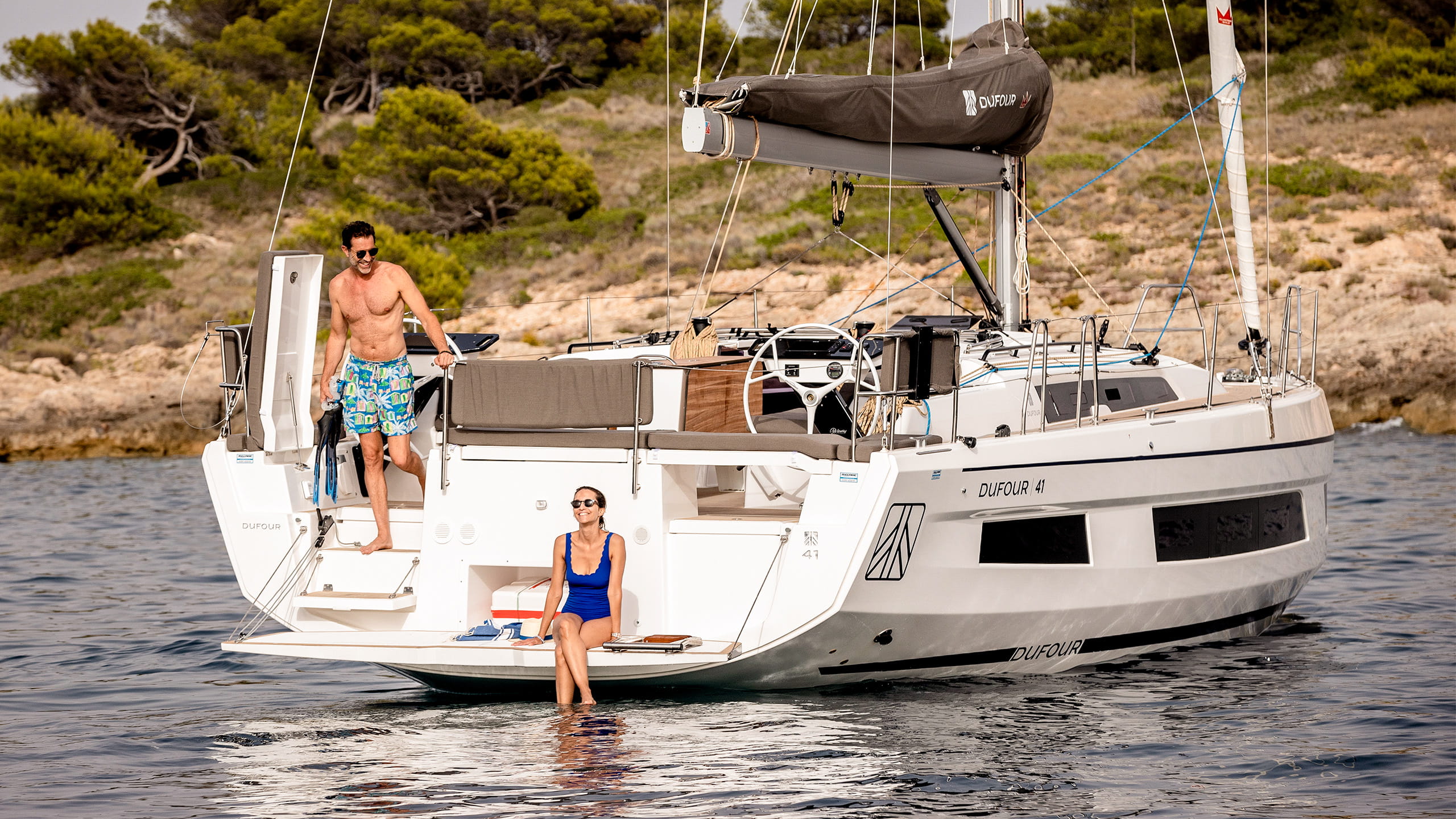 Dufour-41-Sailboat-Exterior-11